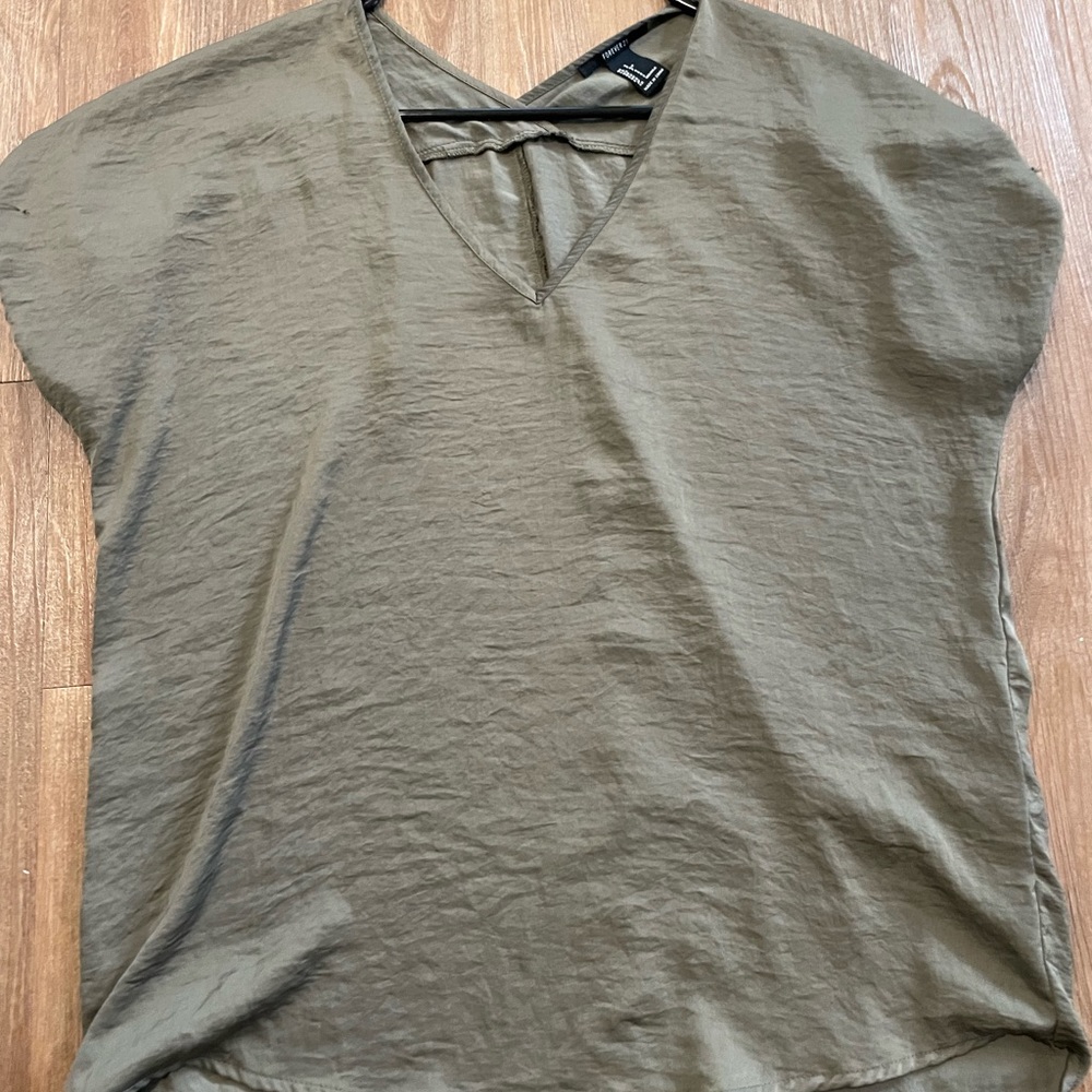 FOREVER 21 green/olive short sleeve shirt